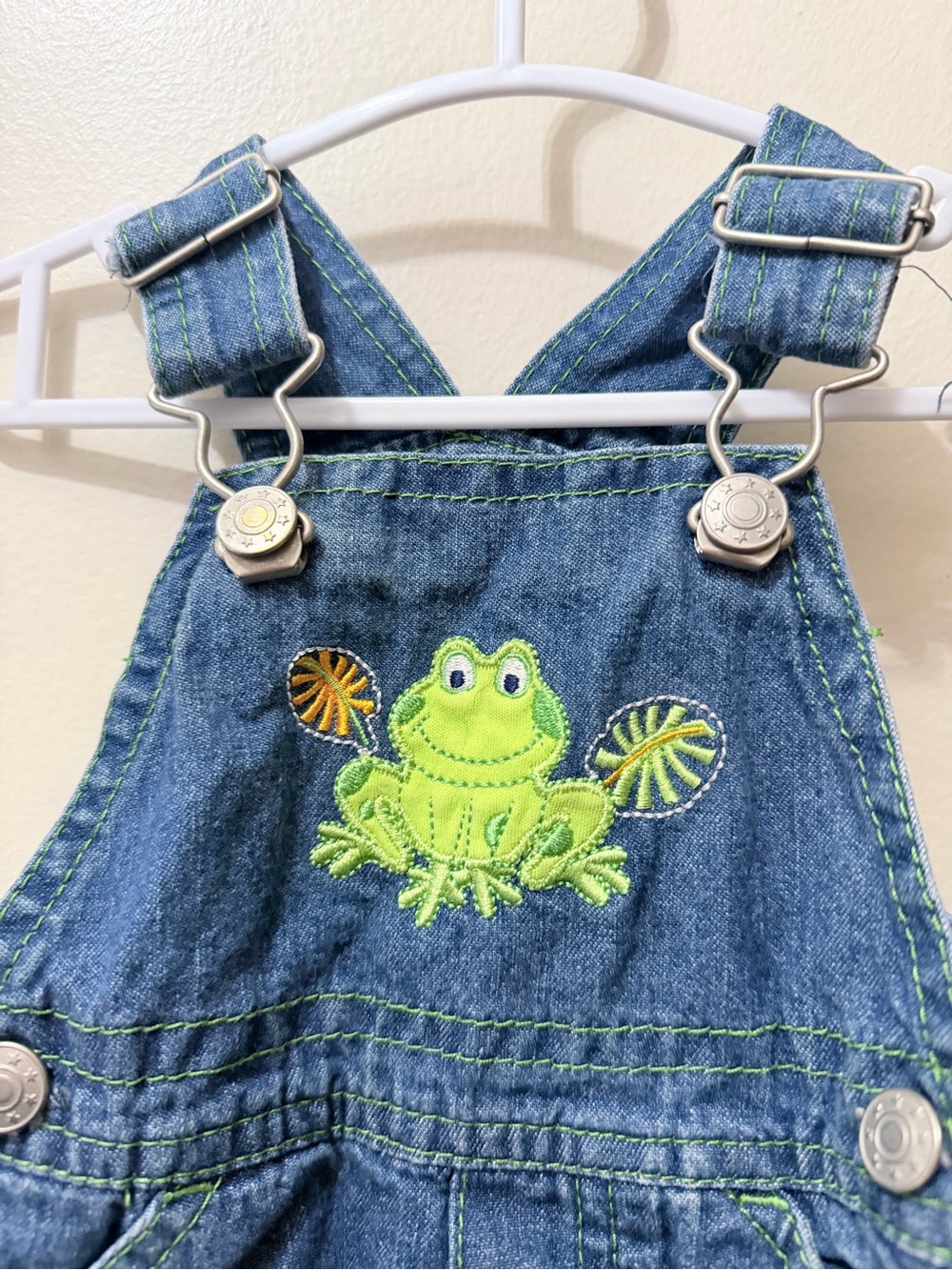 Y2K Denim Shortalls Overalls Embroidered Frog Hop To It 0-3 months Outdoors Natu - Picture 3 of 5